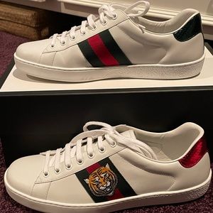 Gucci Ace Embroidered Tiger sneakers in White